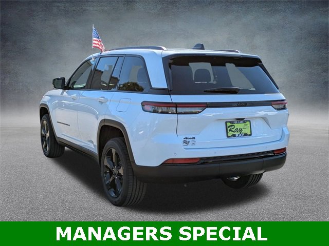 New 2025 Jeep Grand Cherokee Altitude image 6