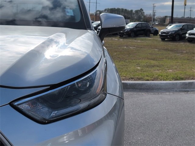 Used 2021 Toyota Highlander LE image 32