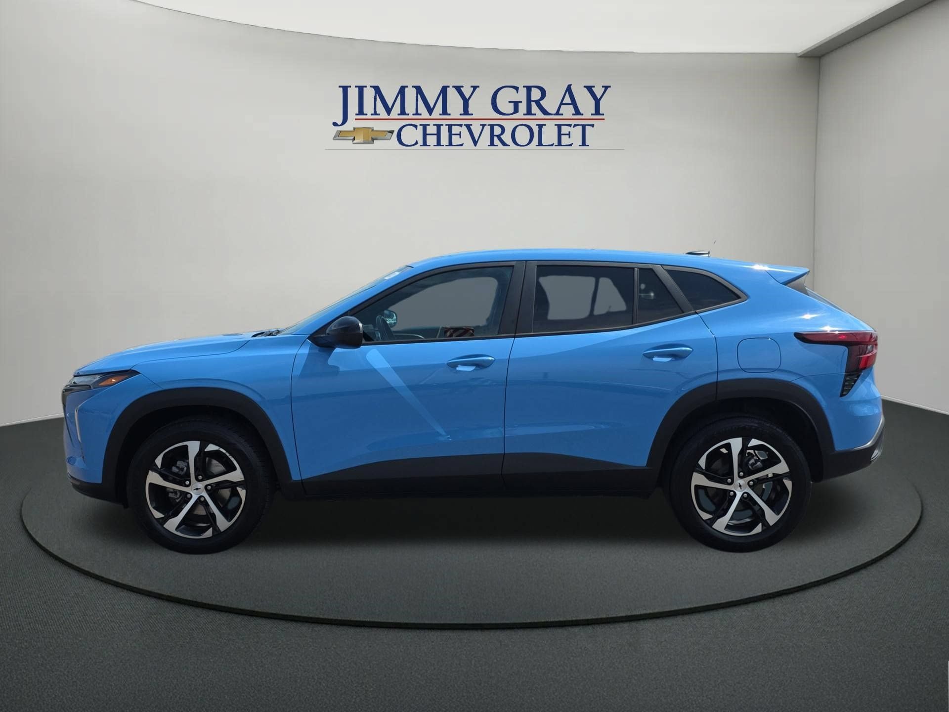 Used 2024 Chevrolet Trax RS FWD image 2