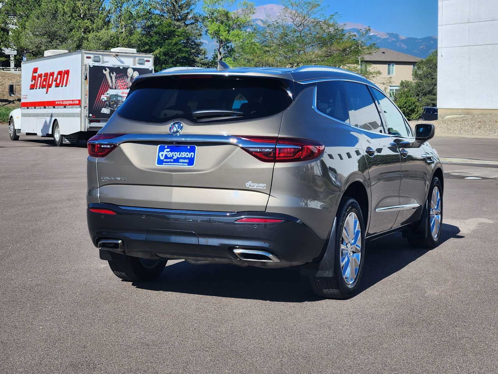 Used 2020 Buick Enclave Essence w/ Sound and Sites Package AWD/4WD image 3