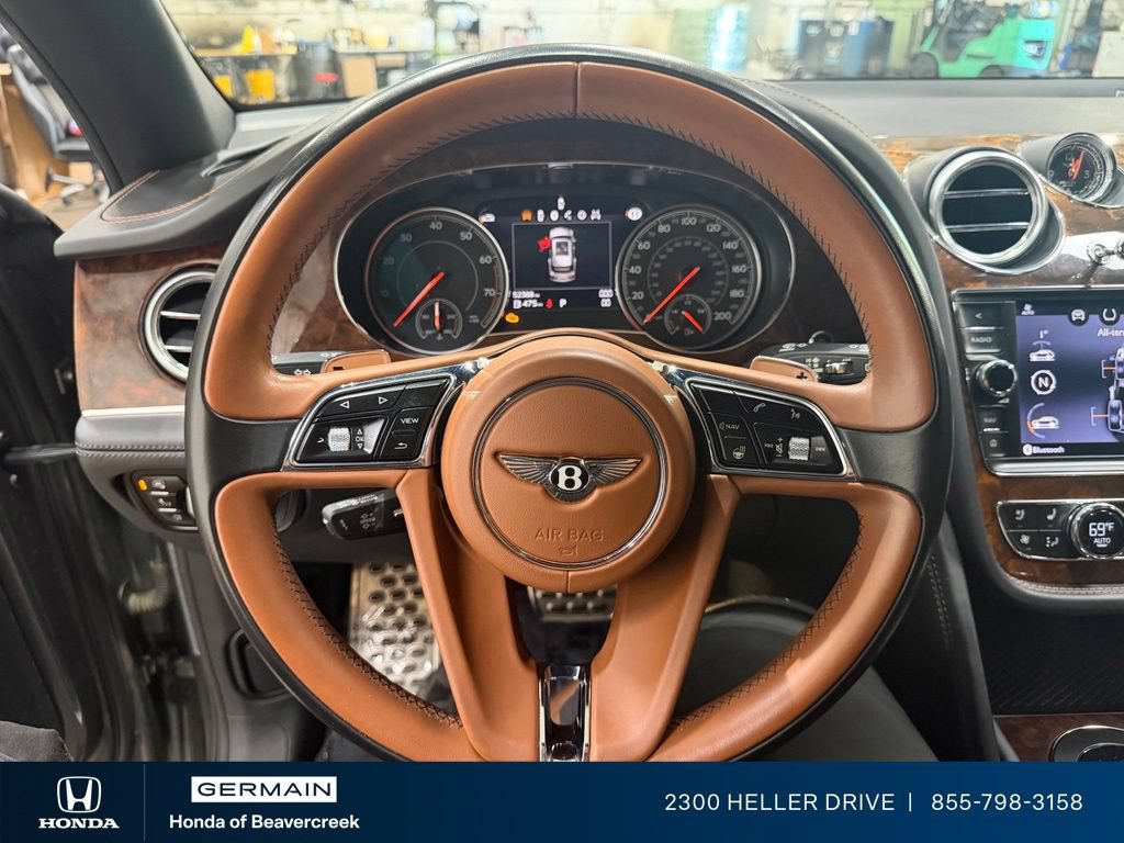 Used 2018 Bentley Bentayga AWD/4WD image 26