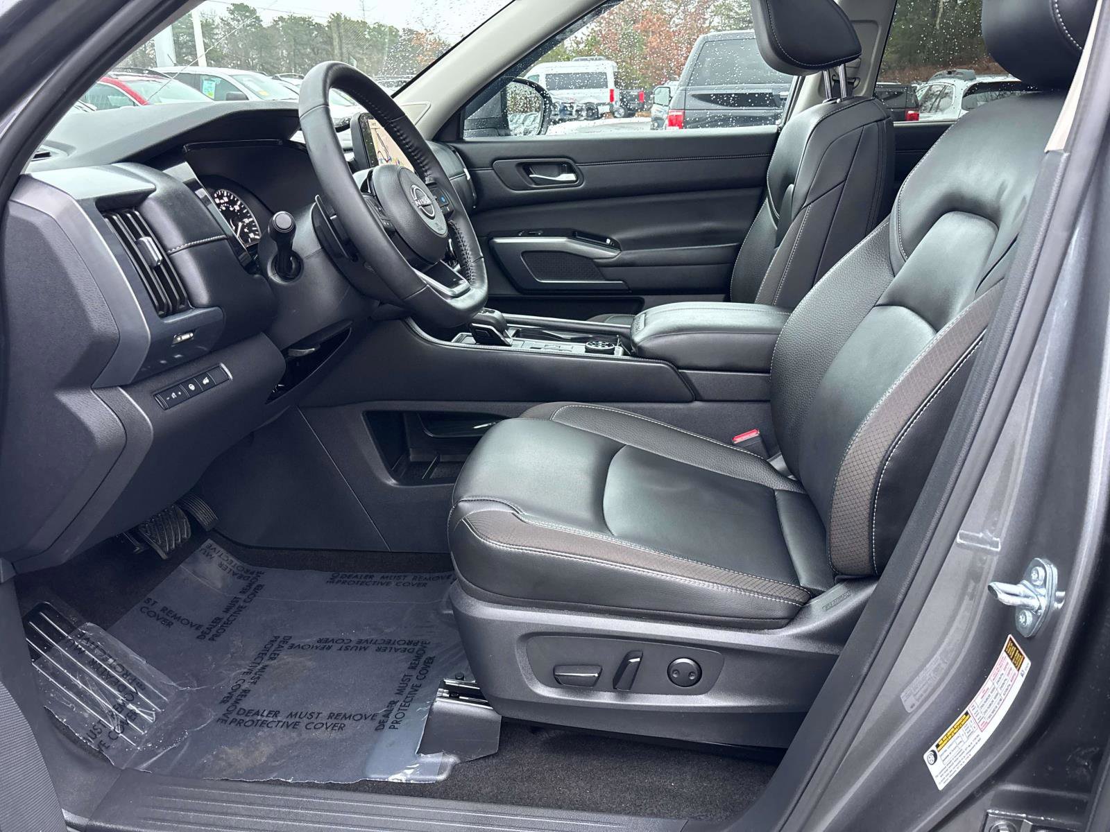 Used 2025 Nissan Pathfinder SL w/ SL Premium Package image 10