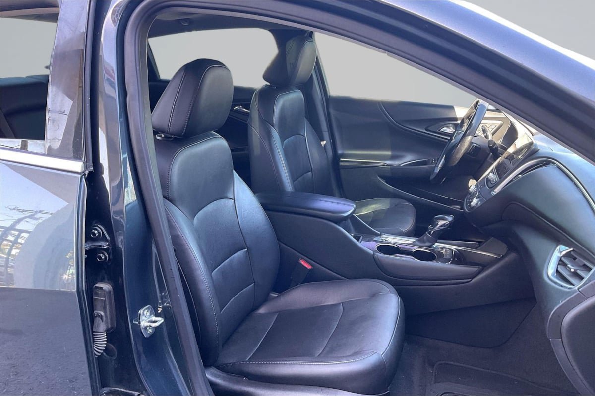Used 2021 Chevrolet Malibu Premier FWD image 7