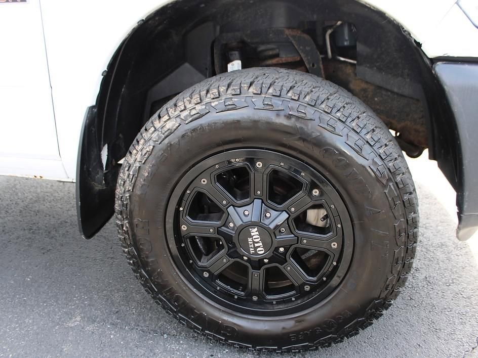 Used 2015 RAM 2500 Tradesman w/ Chrome Appearance Group AWD/4WD image 9
