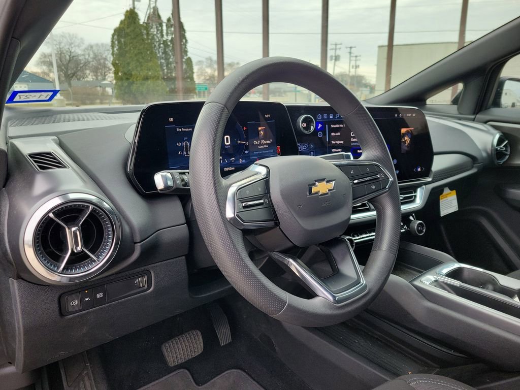 Used 2026 Chevrolet Equinox EV LT FWD image 18