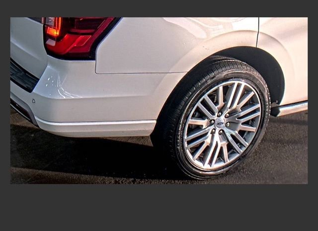Used 2022 Ford Expedition Platinum image 9