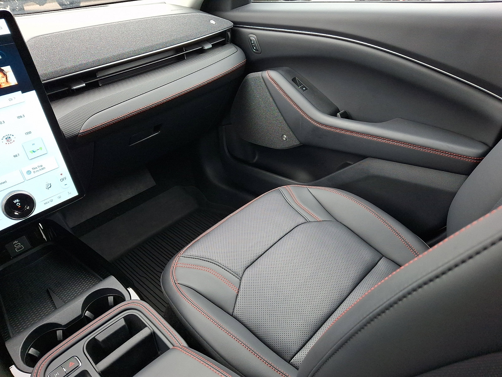 Certified 2025 Ford Mustang Mach-E Premium w/ Sport Appearance Package image 16