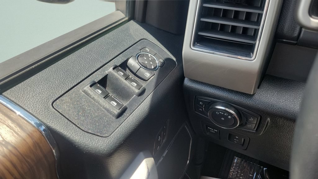 Used 2020 Ford F150 Lariat AWD/4WD image 19