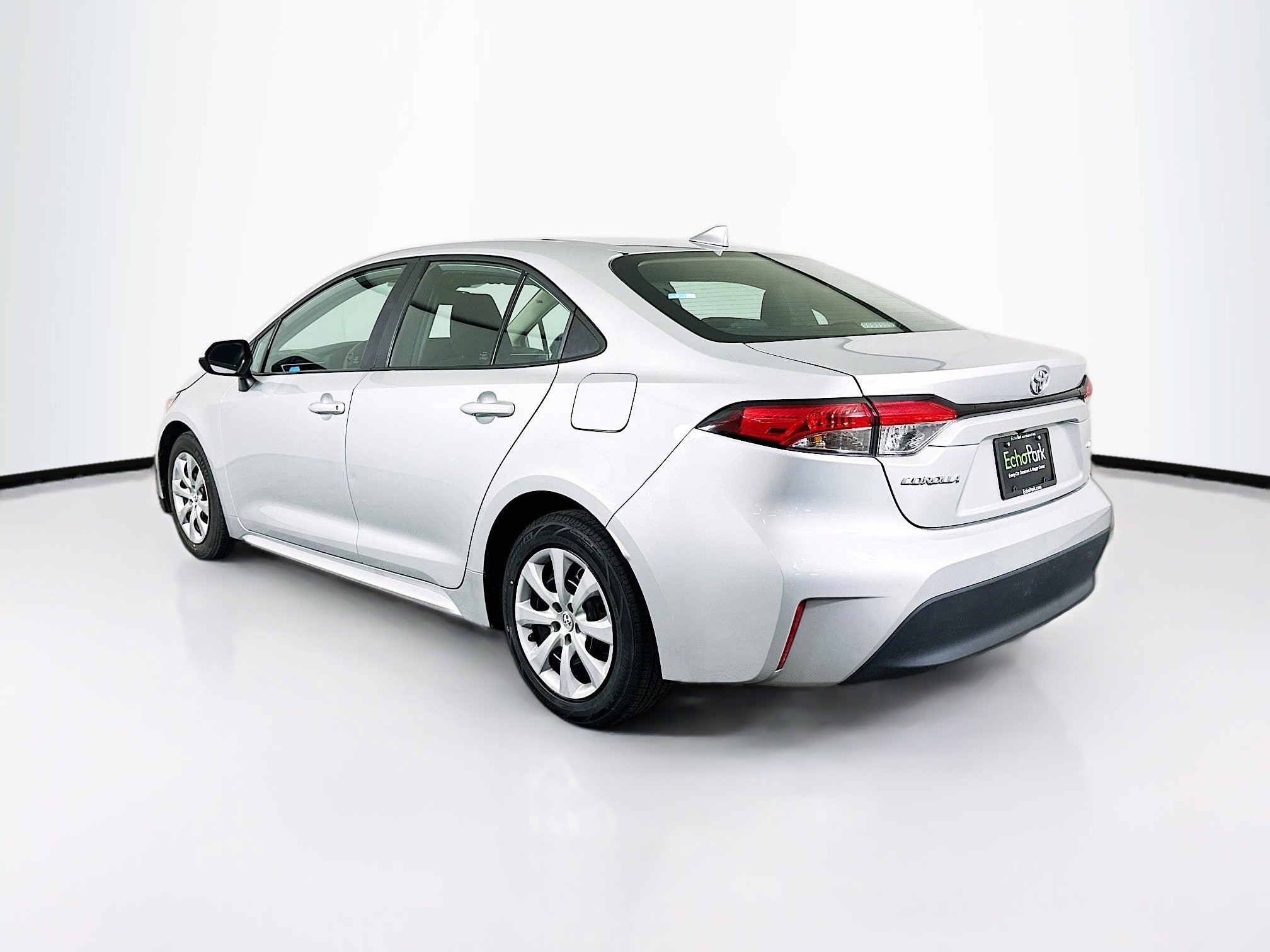 Used 2023 Toyota Corolla LE image 5