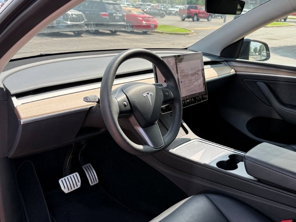 Used 2023 Tesla Model Y Long Range AWD/4WD image 10