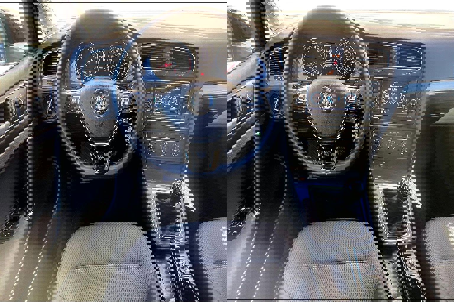 Used 2019 Volkswagen Golf S image 4