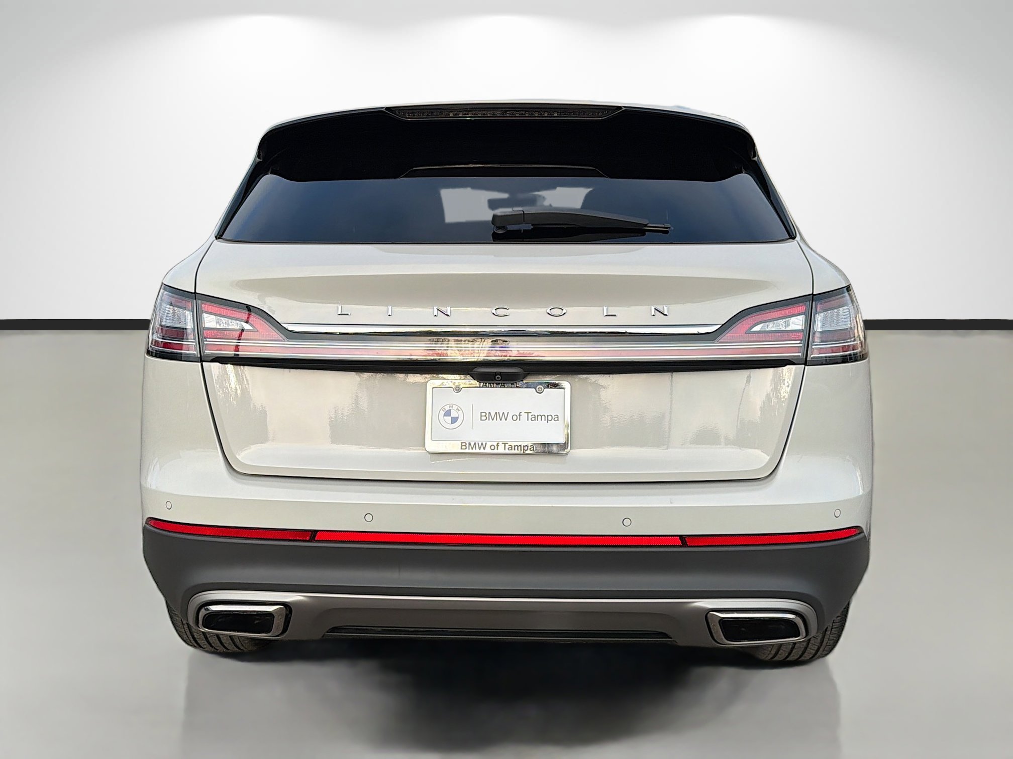 Used 2023 Lincoln Nautilus Reserve image 4