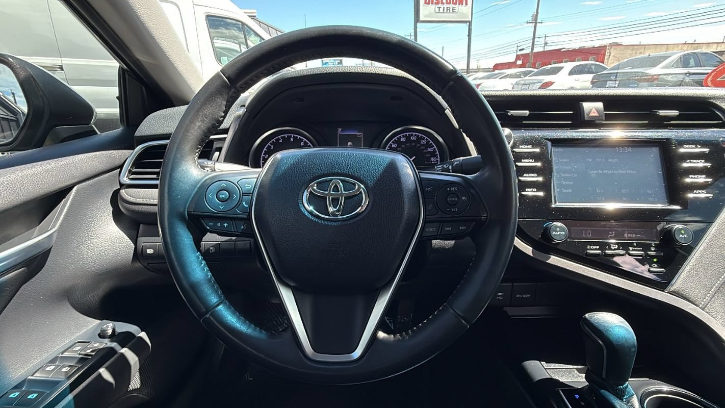 Used 2018 Toyota Camry SE w/ Convenience Package FWD image 20