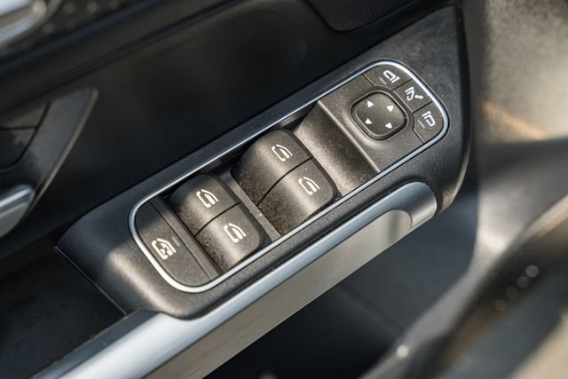 Used 2024 Mercedes-Benz EQB 350 4MATIC SUV image 39