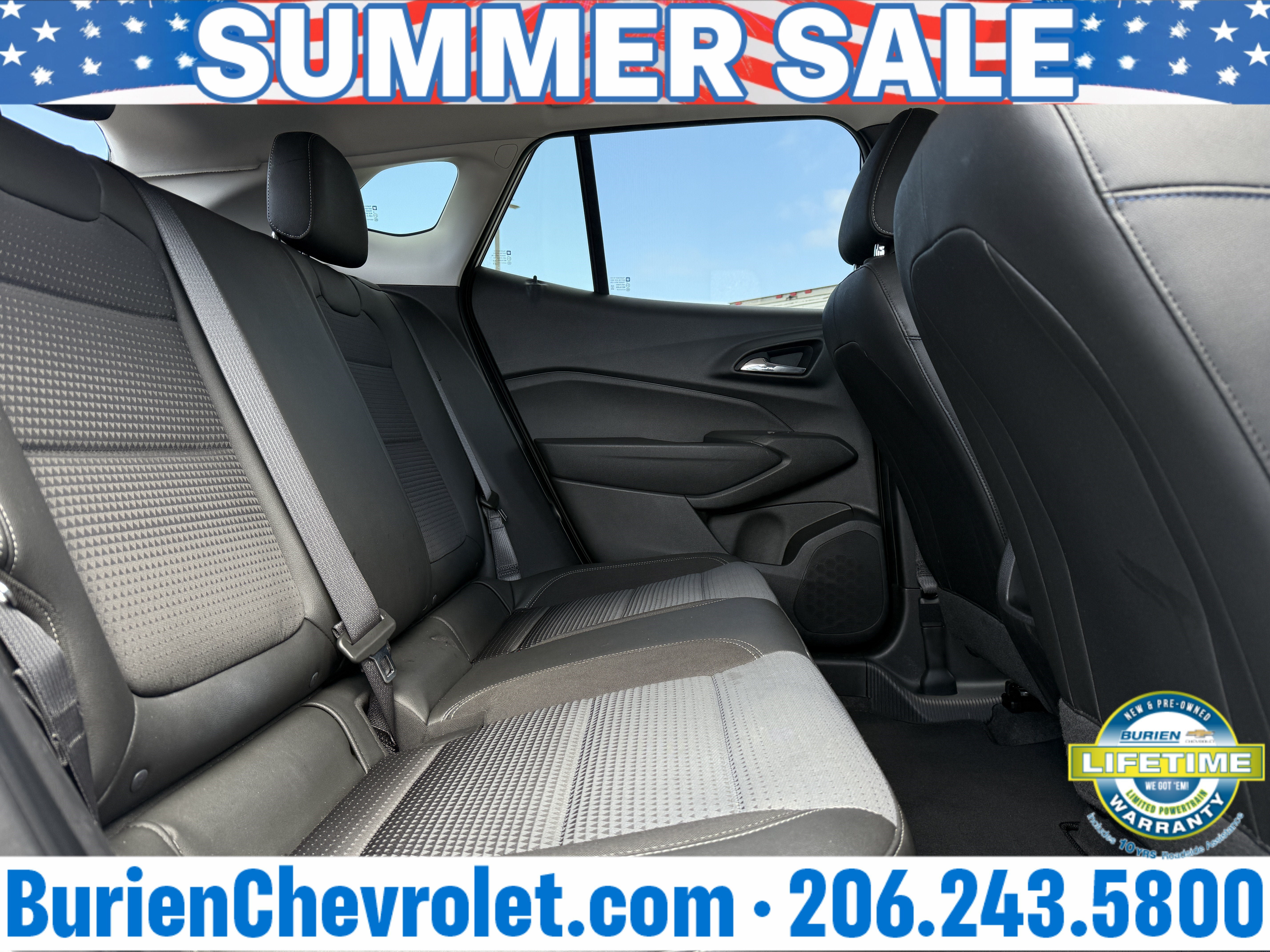 Used 2025 Chevrolet Trax LT FWD image 25
