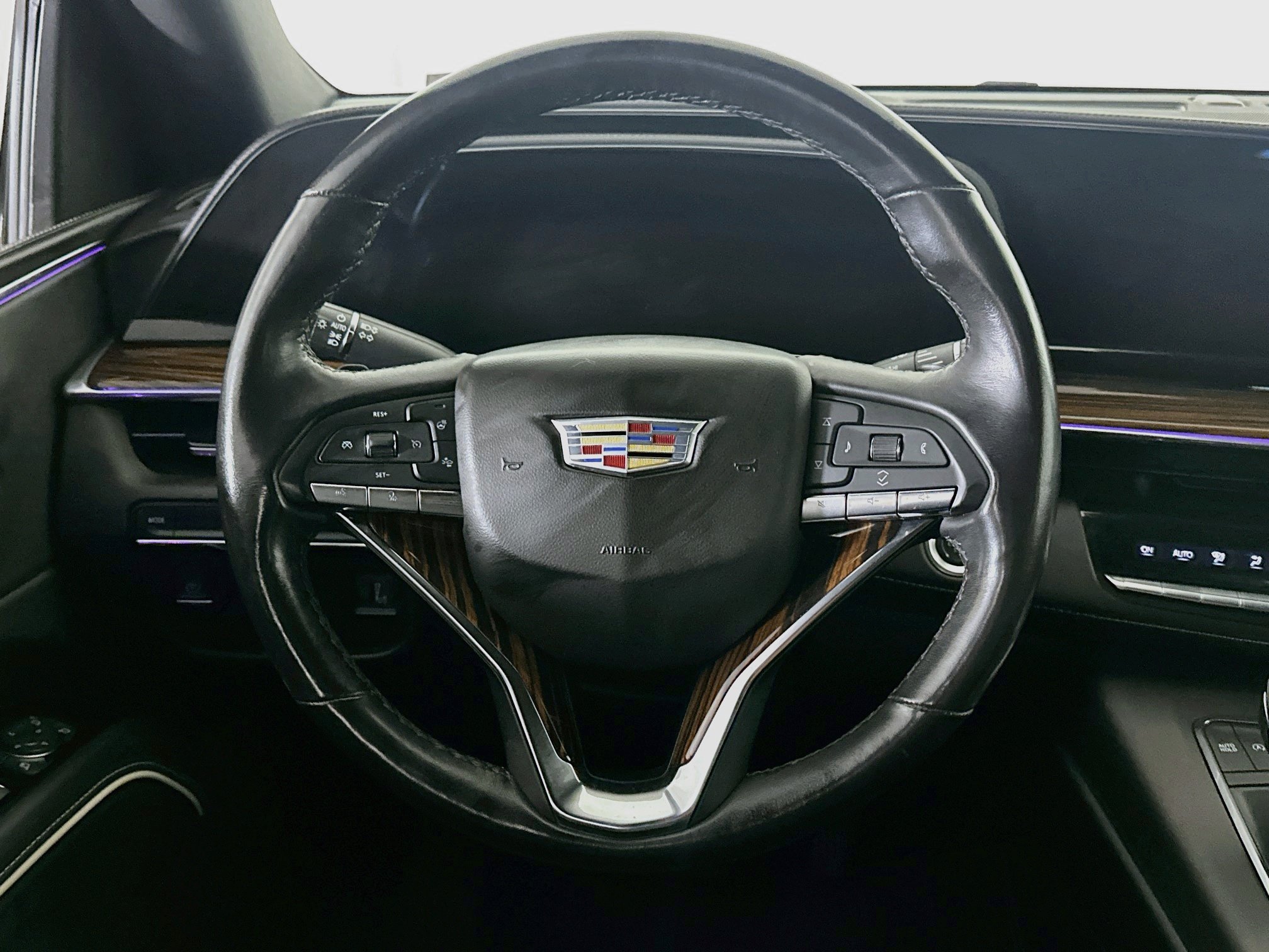 Used 2022 Cadillac Escalade Luxury RWD image 17