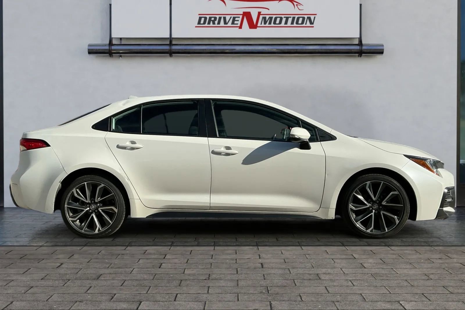 Used 2020 Toyota Corolla SE image 3