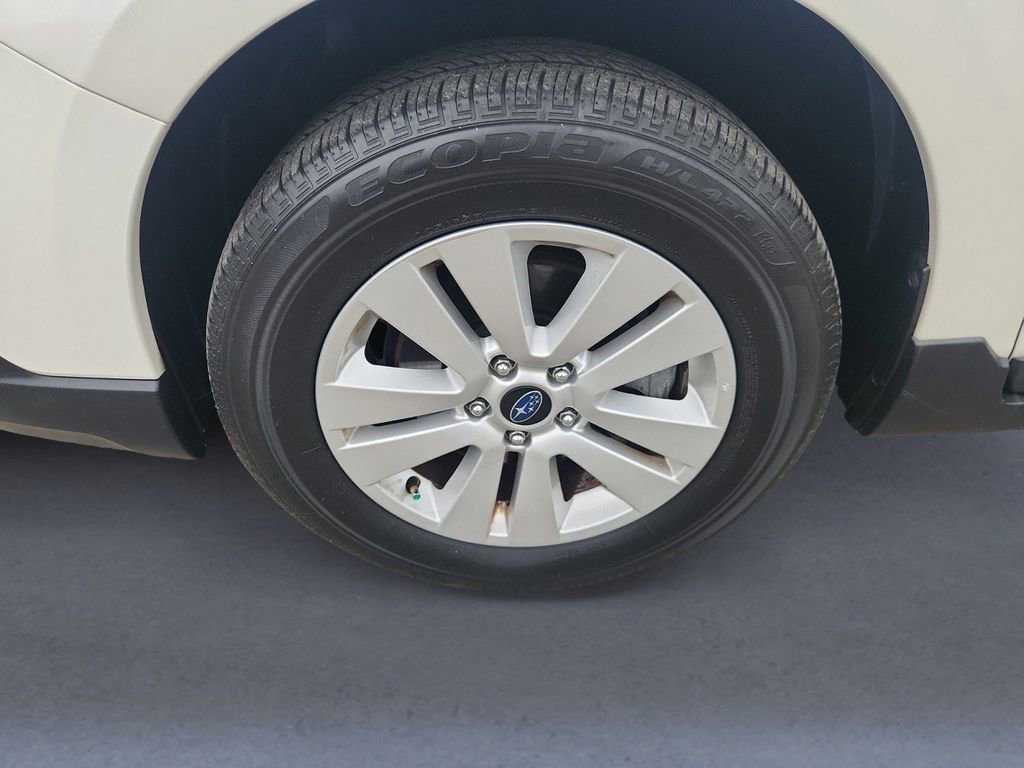 Used 2017 Subaru Outback 2.5i Premium AWD/4WD image 8