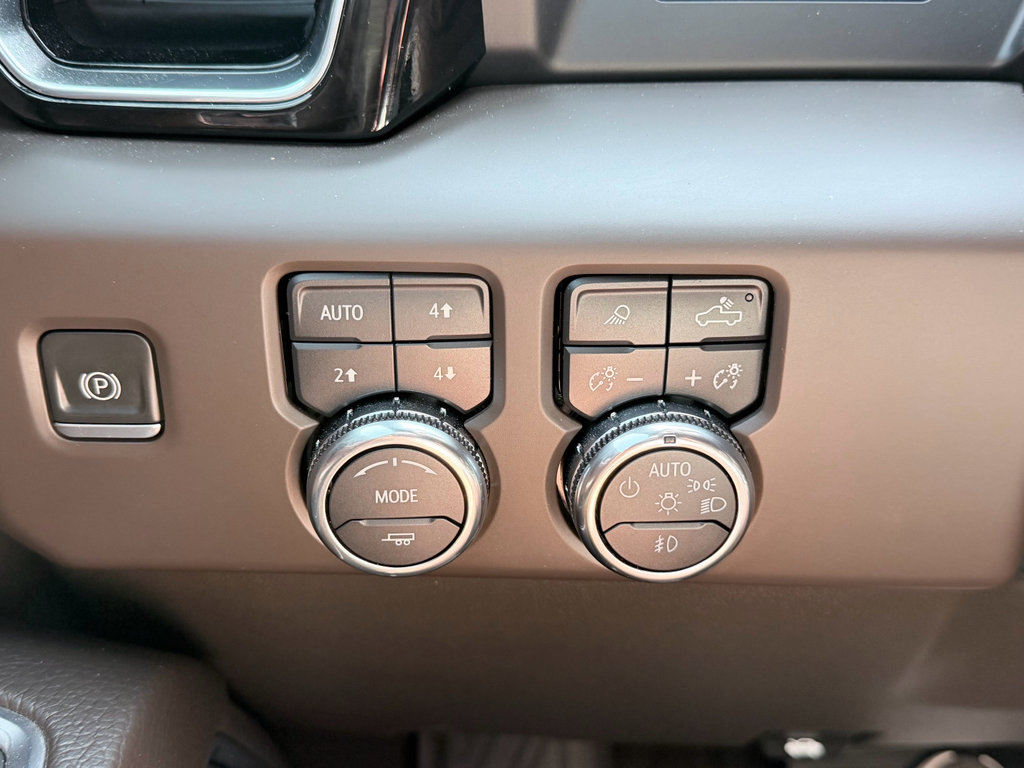 Used 2022 GMC Sierra 1500 Denali AWD/4WD image 12