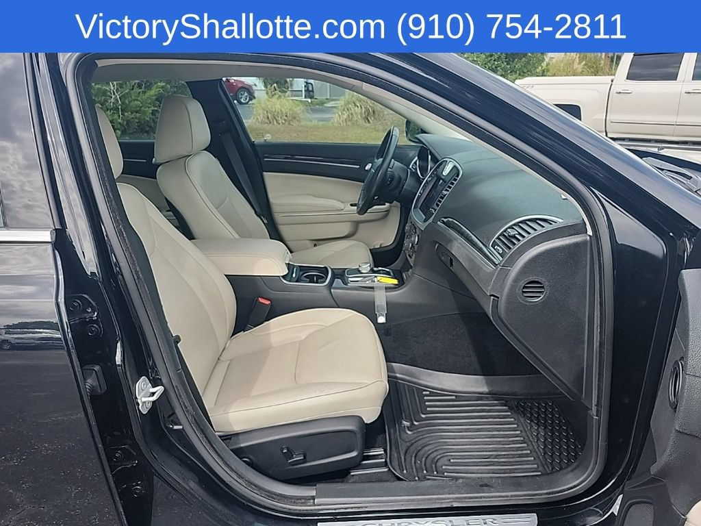 Used 2021 Chrysler 300 Touring L RWD image 33