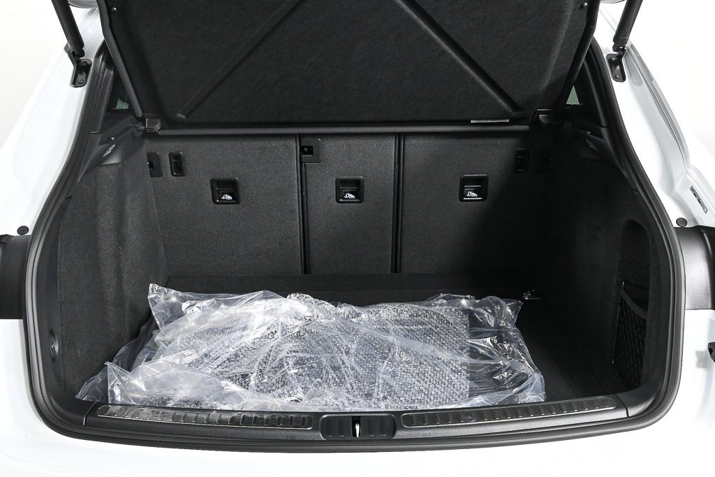 New 2026 Porsche Macan image 39