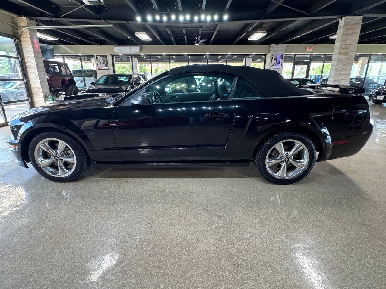 Used 2008 Ford Mustang GT RWD image 4