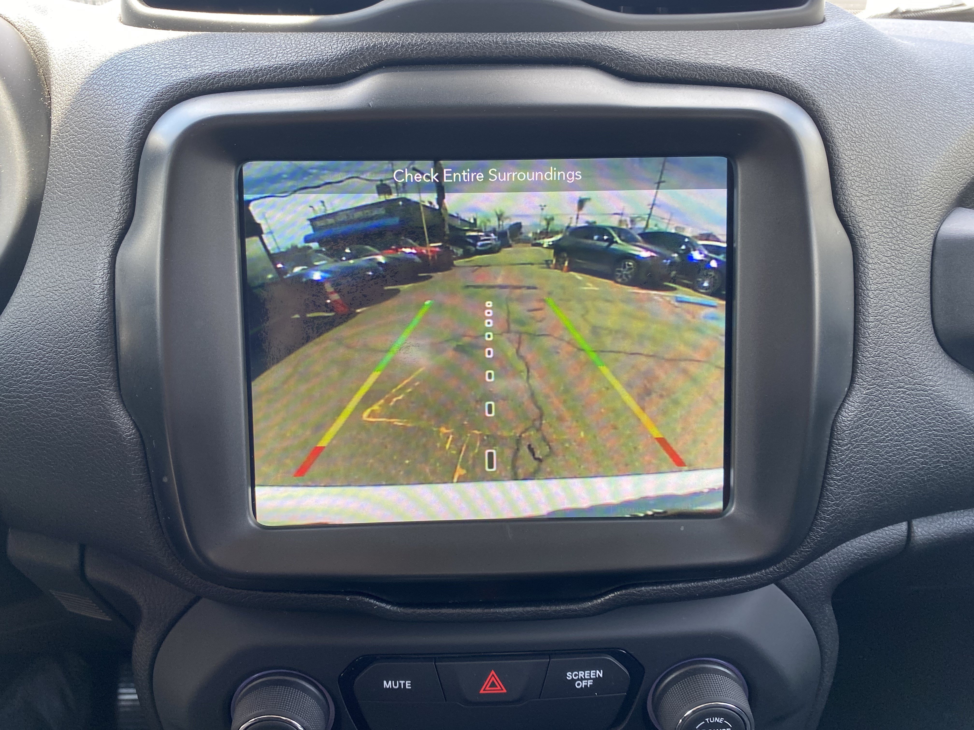 Used 2018 Jeep Renegade Altitude w/ UConnect 8.4 Nav Group FWD image 21