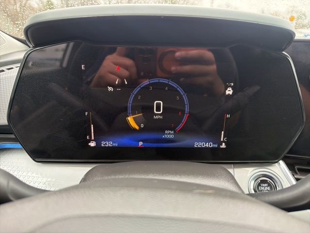 Certified 2025 Chevrolet Trax LT FWD image 24