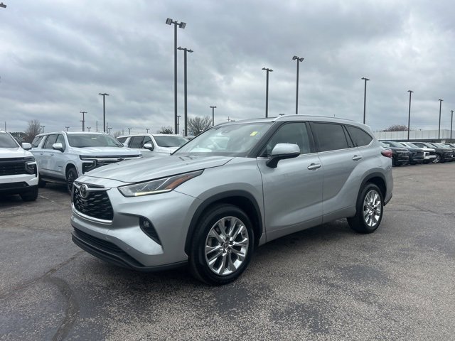 Used 2023 Toyota Highlander Limited image 7