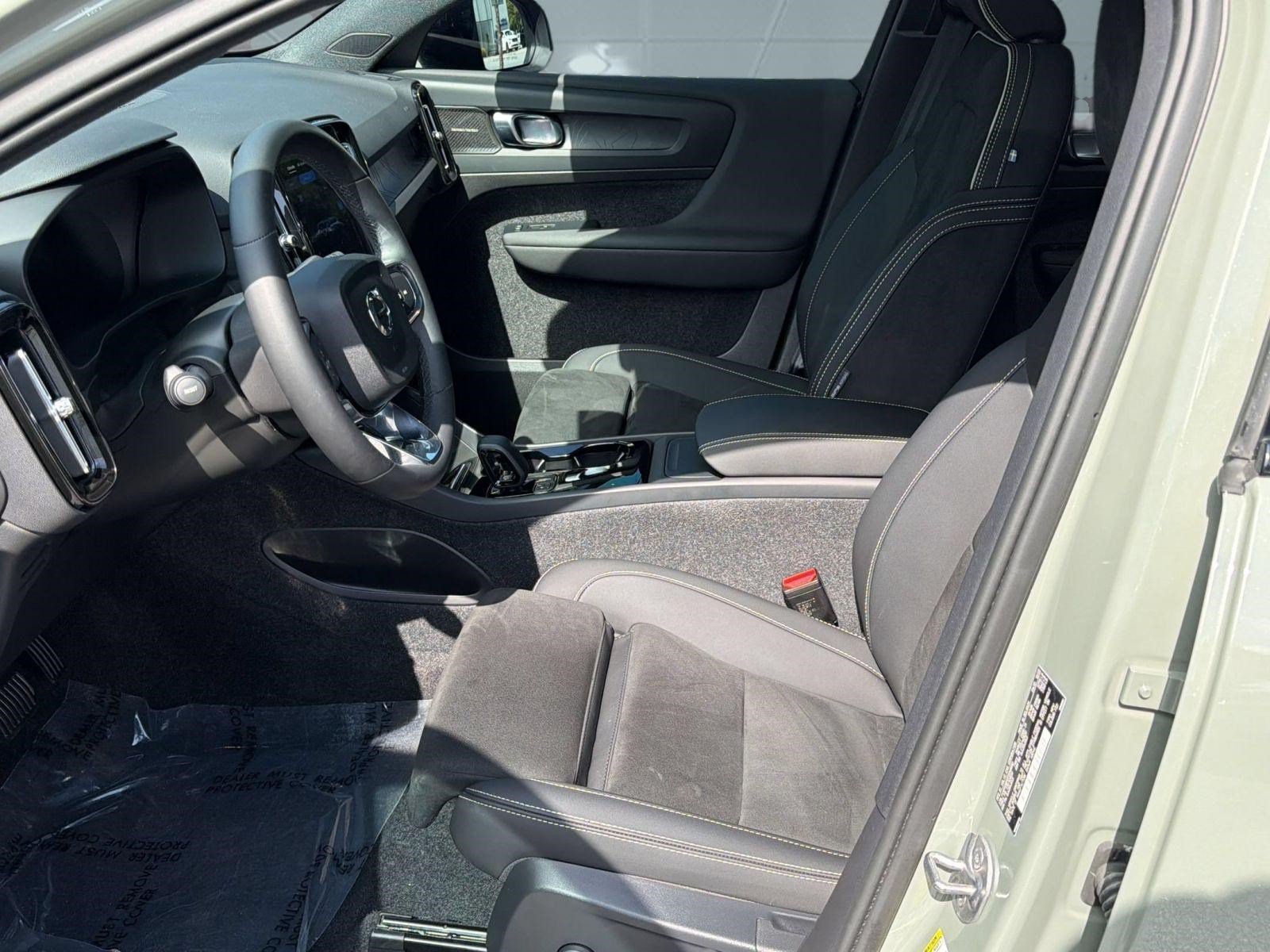 Certified 2023 Volvo C40 P8 Recharge Ultimate AWD/4WD image 5