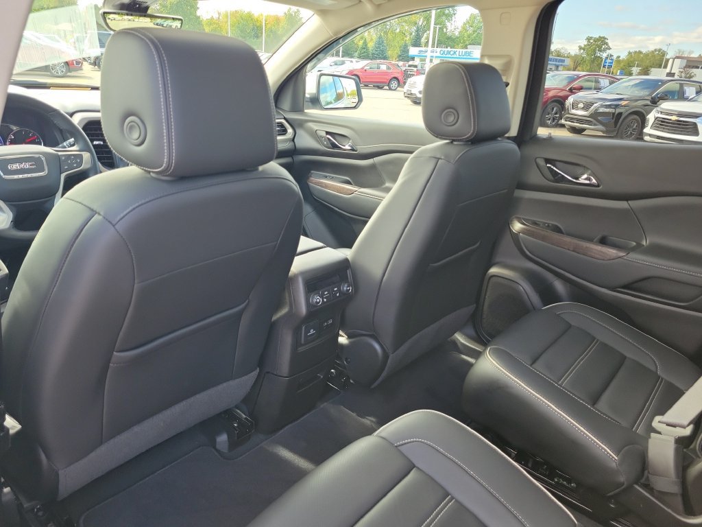 Used 2023 GMC Acadia Denali w/ Denali Ultimate Package AWD/4WD image 34