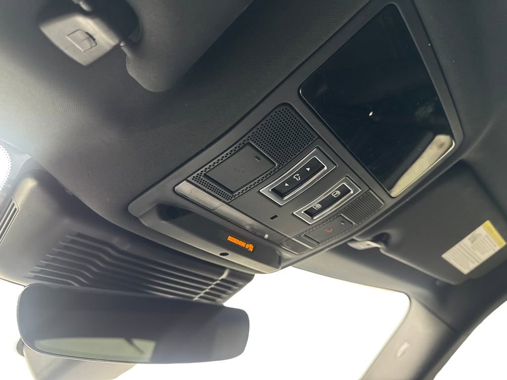 Used 2023 Land Rover Range Rover Evoque S image 73