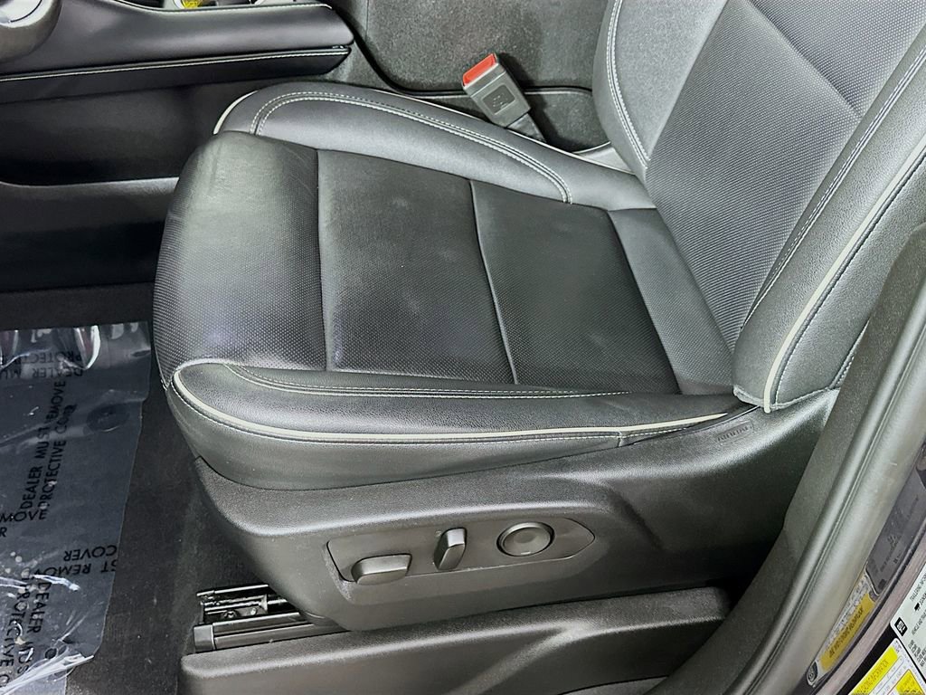 Used 2024 Chevrolet Tahoe Premier AWD/4WD image 29