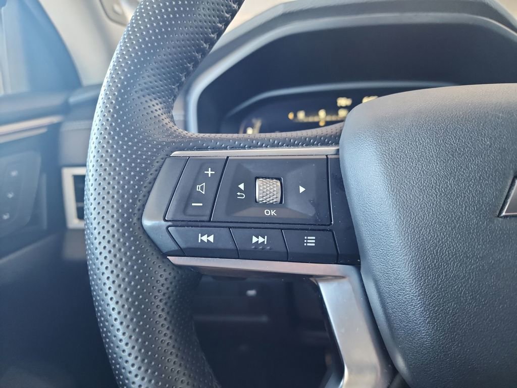 Used 2025 Mitsubishi Outlander SEL AWD/4WD image 25