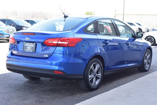 Used 2018 Ford Focus SE w/ SE Appearance Package image 8