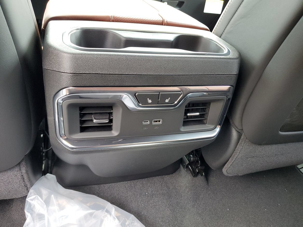 New 2026 GMC Sierra 3500 Denali Ultimate AWD/4WD image 17