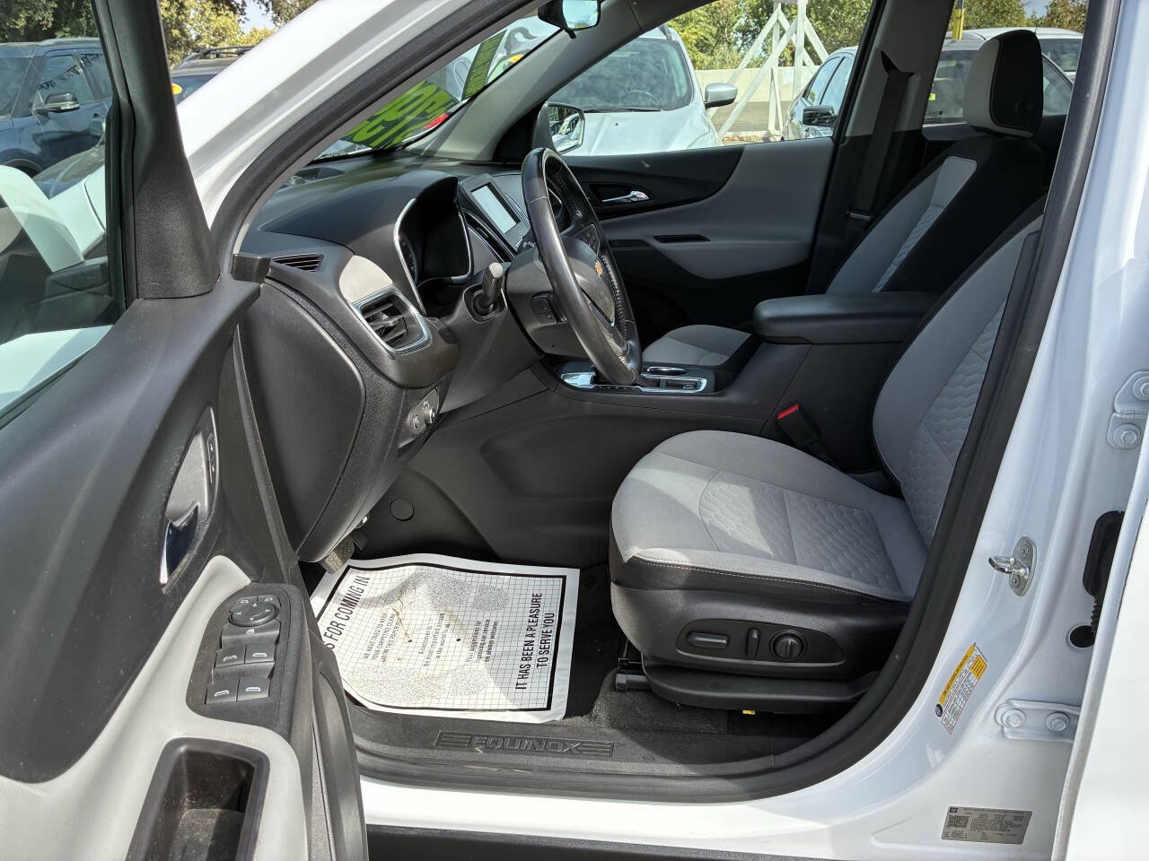 Used 2018 Chevrolet Equinox LT FWD image 3