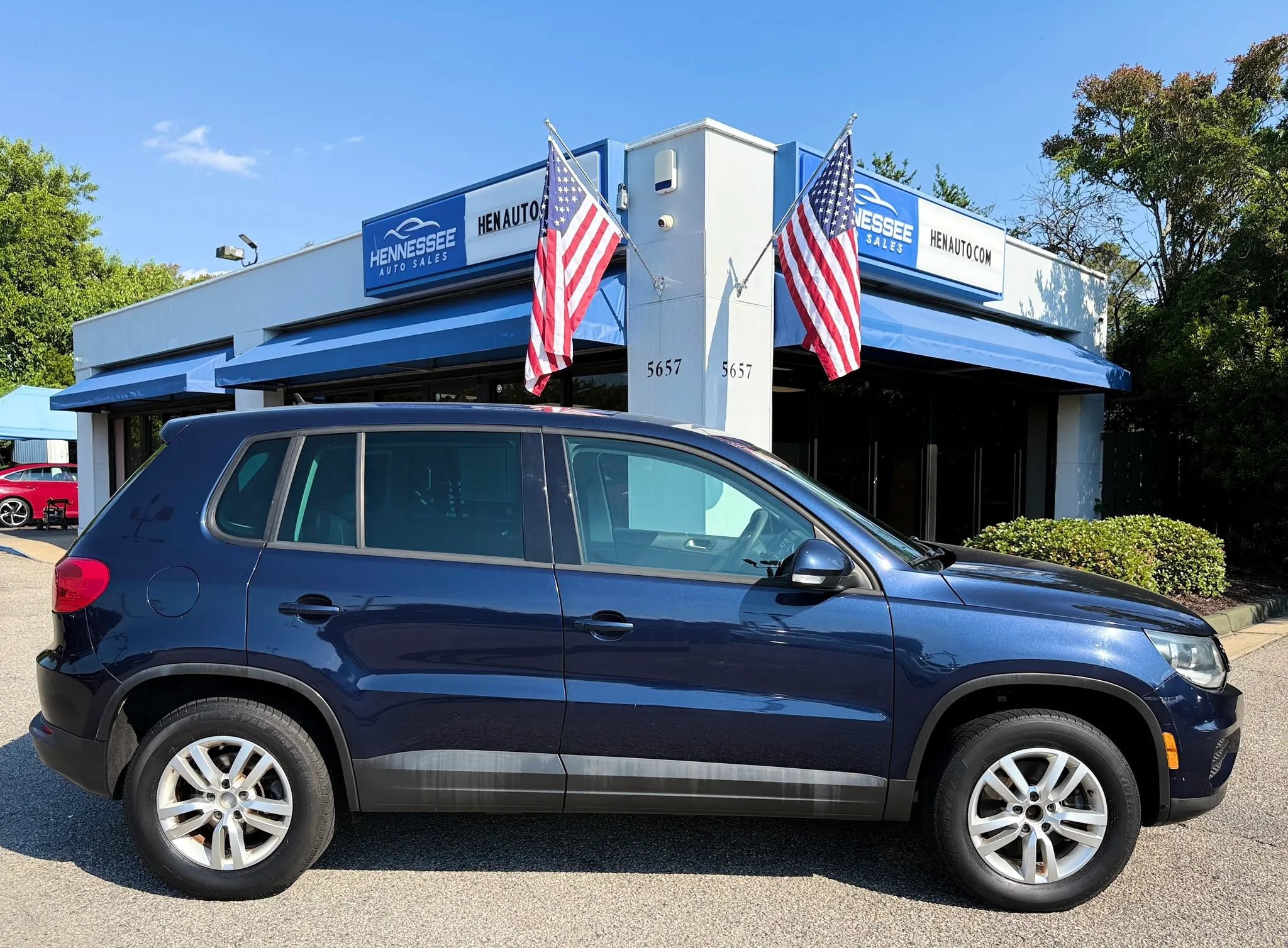 Used 2012 Volkswagen Tiguan LE FWD image 25