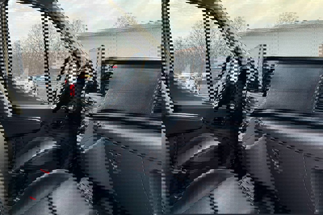 Used 2023 Ford E-Transit Low Roof image 13