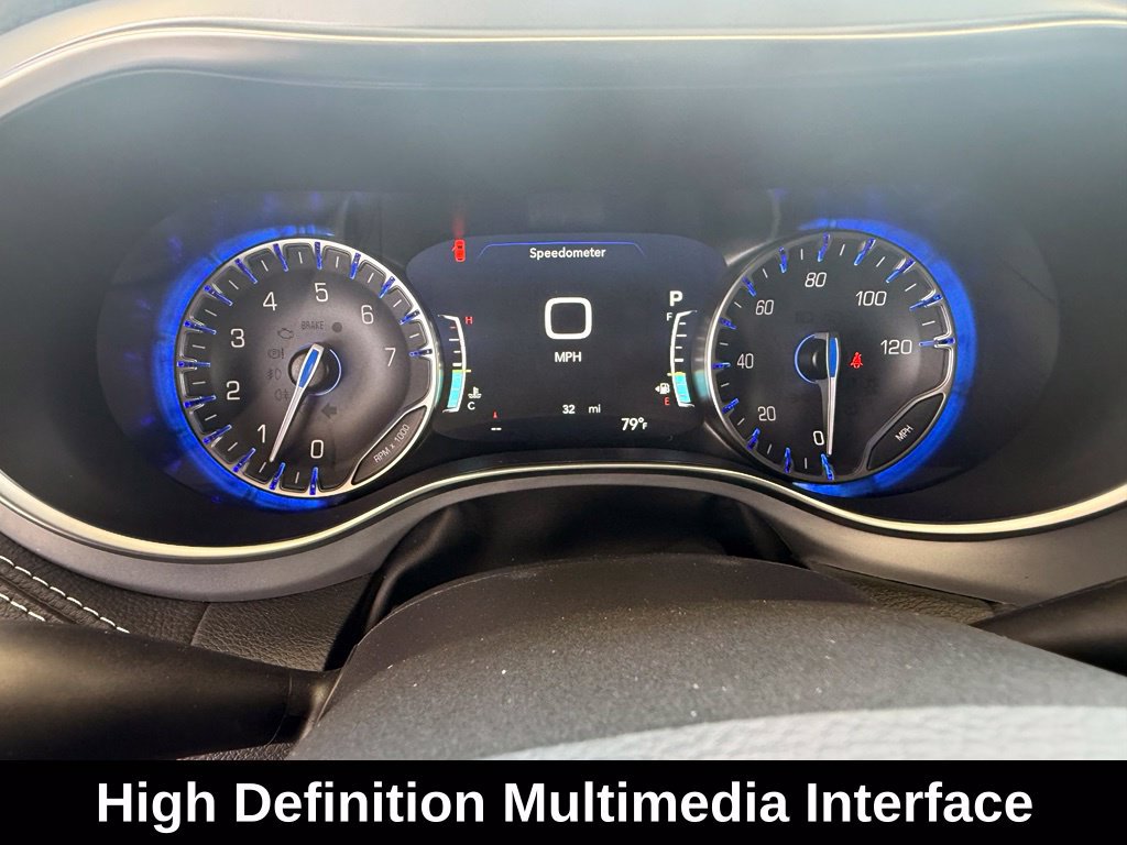 New 2026 Chrysler Pacifica Limited w/ Uconnect Theater Family Group FWD image 21