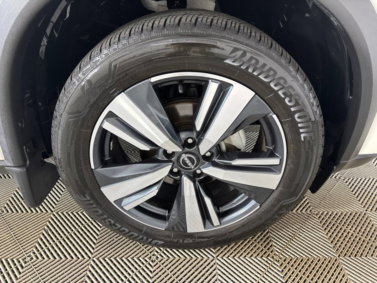 Used 2023 Nissan Rogue SL w/ SL Premium Package AWD/4WD image 30