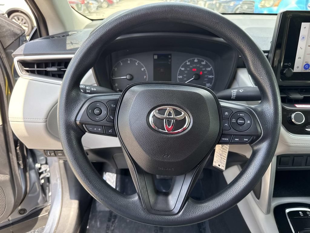 Used 2023 Toyota Corolla Cross L FWD image 40