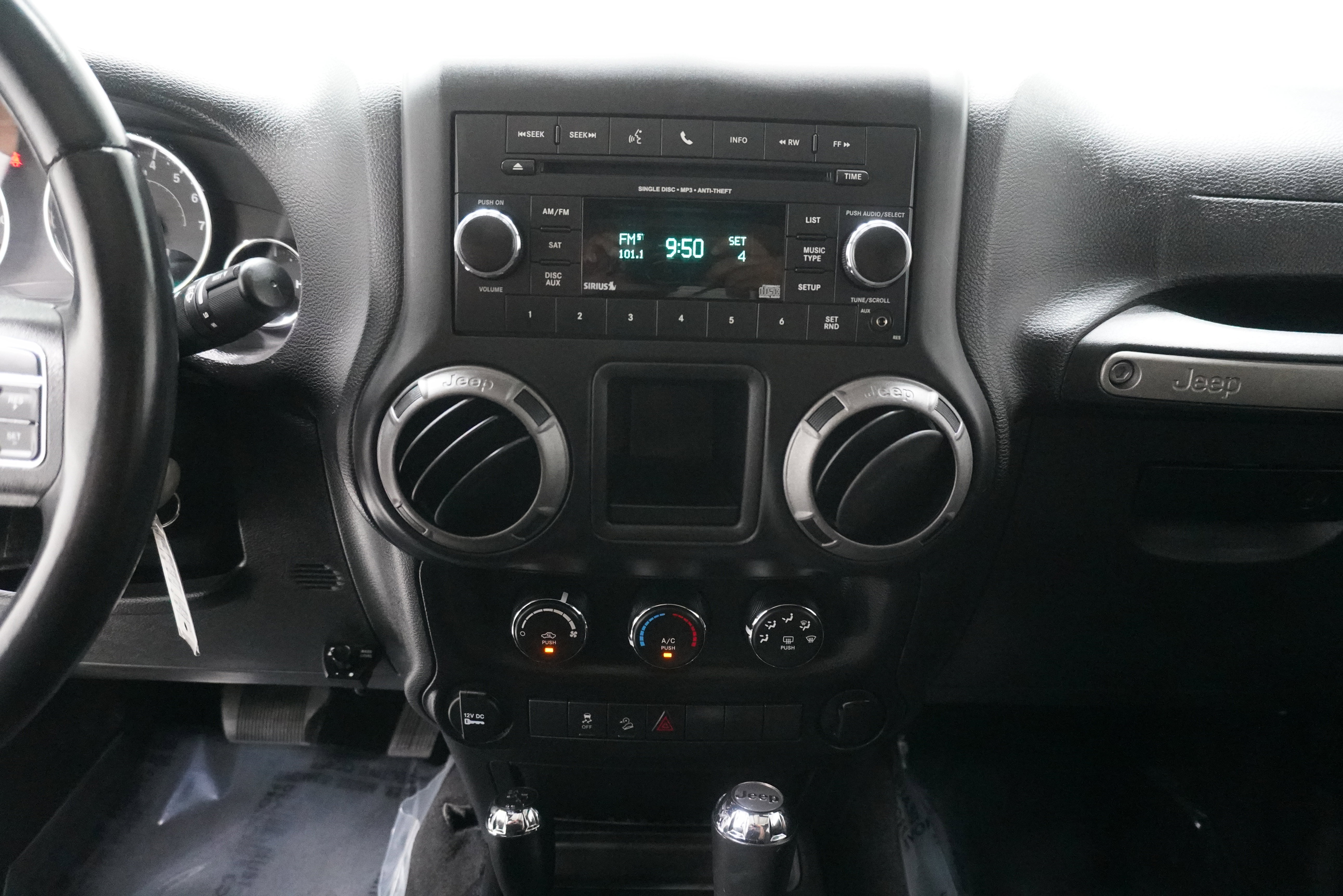 Used 2015 Jeep Wrangler Unlimited Sport w/ Connectivity Group image 19