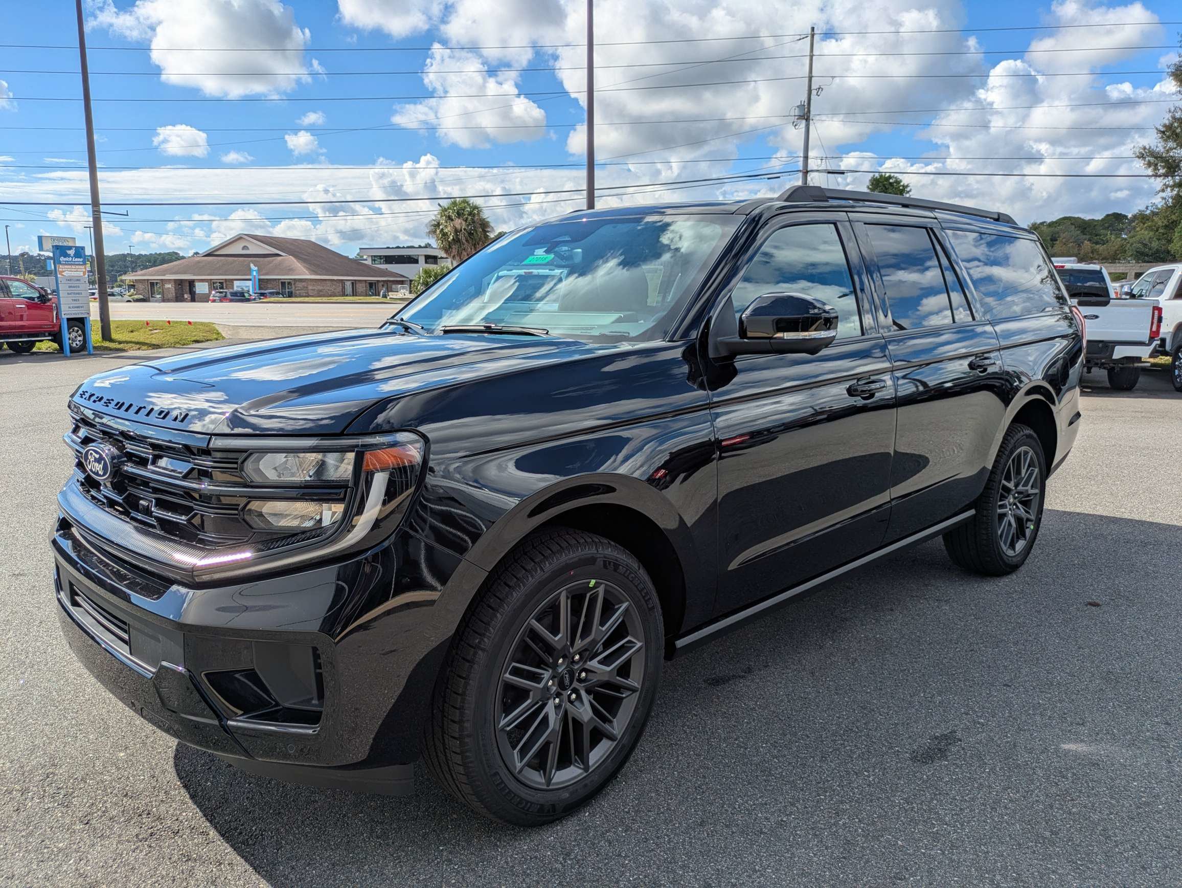 New 2027 Ford Expedition Max Platinum w/ Stealth Appearance Package RWD image 8