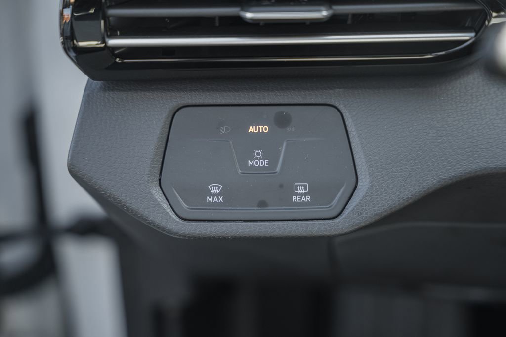 Used 2023 Volkswagen ID.4 Pro image 34