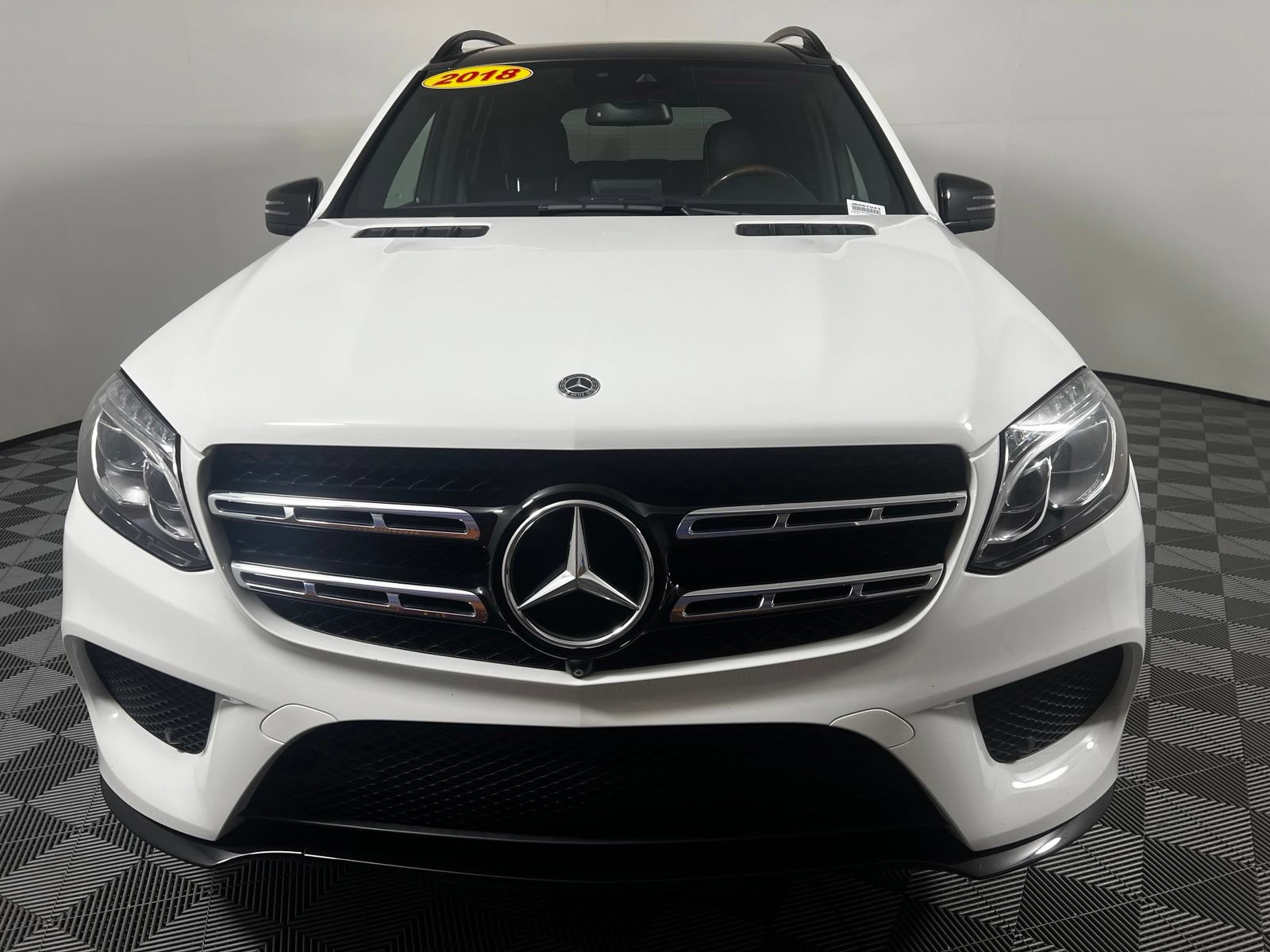 Used 2018 Mercedes-Benz GLS 550 4MATIC image 2