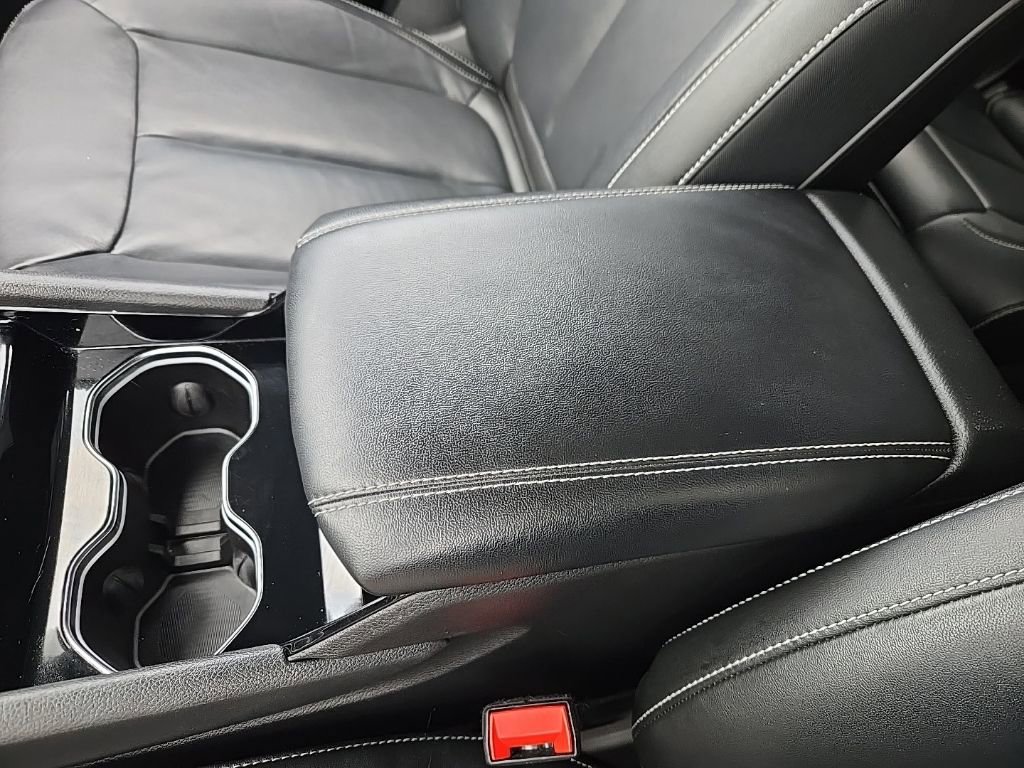 Used 2023 Jeep Grand Cherokee L Limited w/ Black Appearance Package image 33