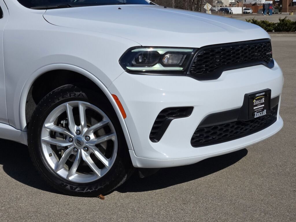 Used 2023 Dodge Durango GT image 2