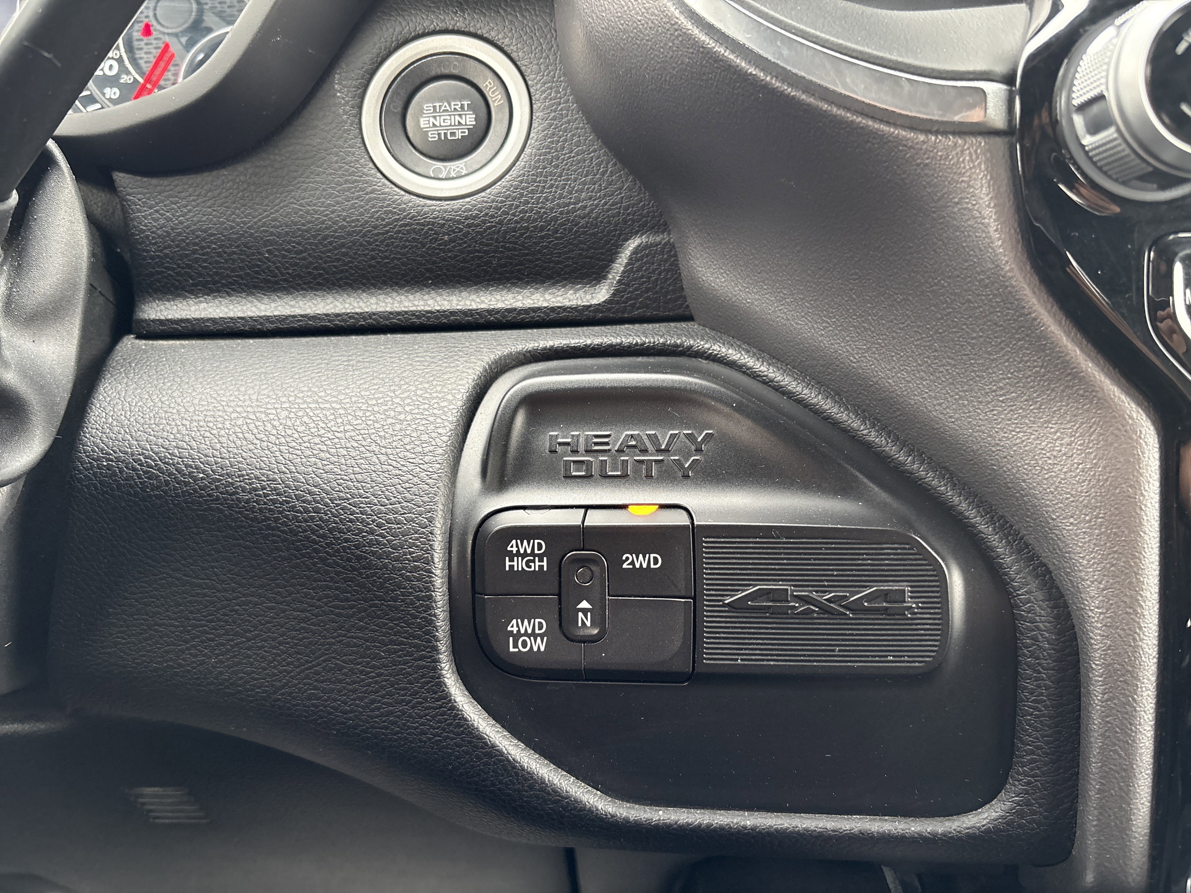 Used 2024 RAM 3500 Laramie w/ Night Edition image 32