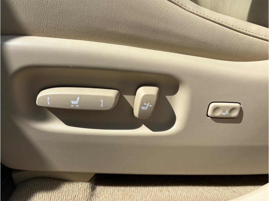 Used 2012 Lexus RX 350 FWD w/ Premium Pkg image 16